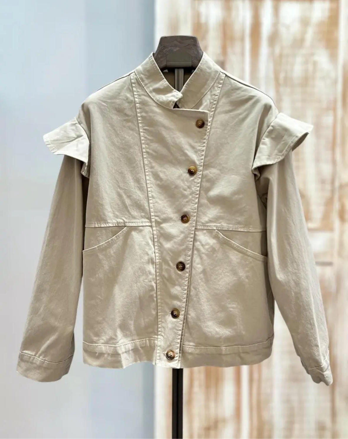 Chaqueta volantes